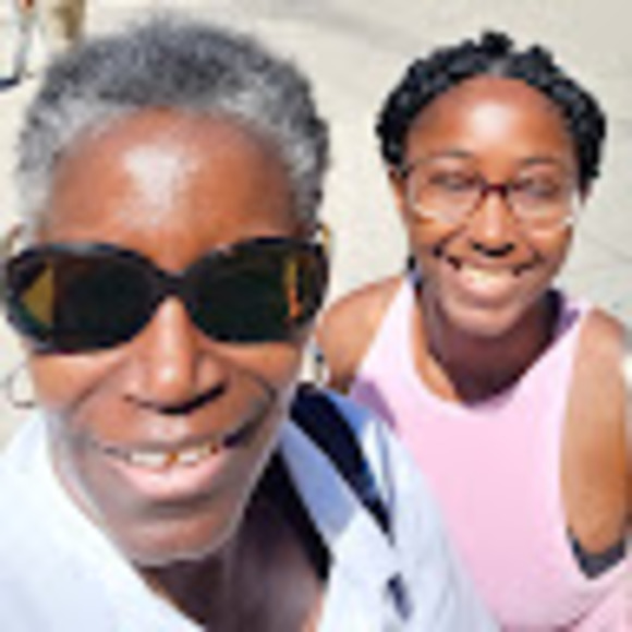 Meet your Posher, Roslyn - Picture 1 of 1